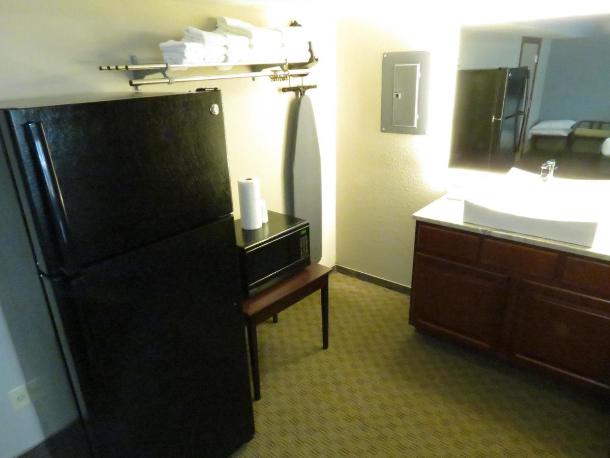 Edgewater Hotel And Suites プットインベイ エクステリア 写真