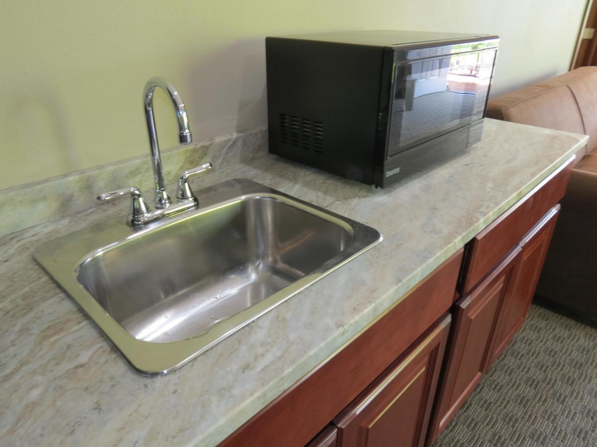 Edgewater Hotel And Suites プットインベイ エクステリア 写真