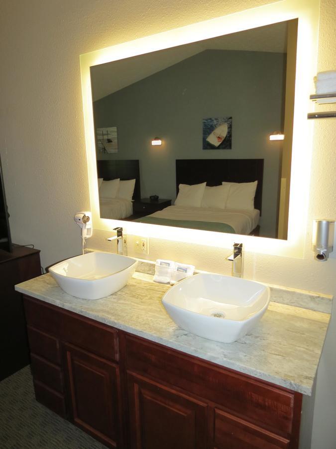 Edgewater Hotel And Suites プットインベイ エクステリア 写真